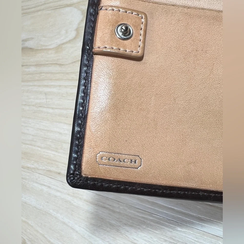 Vintage COACH Coach Brown-Black Embossed Leather Billfold Wallet